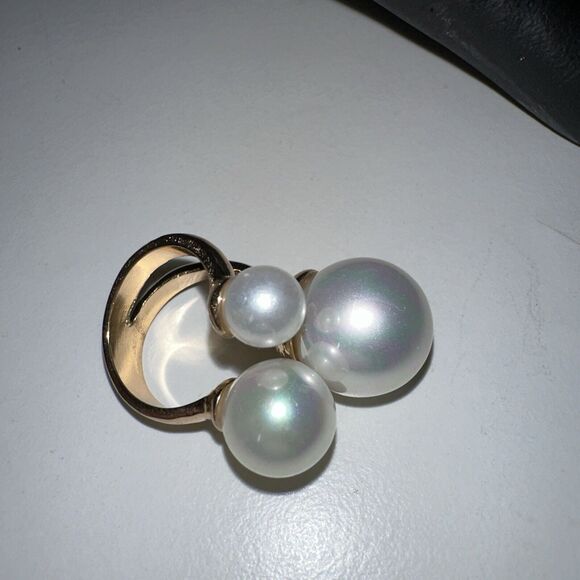 Multi Three white pearls floating gold tone band ring 6.25 - Picture 4 of 7